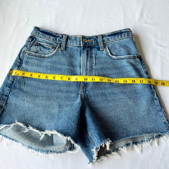 Abercrombie and Fitch The Dad Short Cut-Off High Rise - Picture 7 of 13